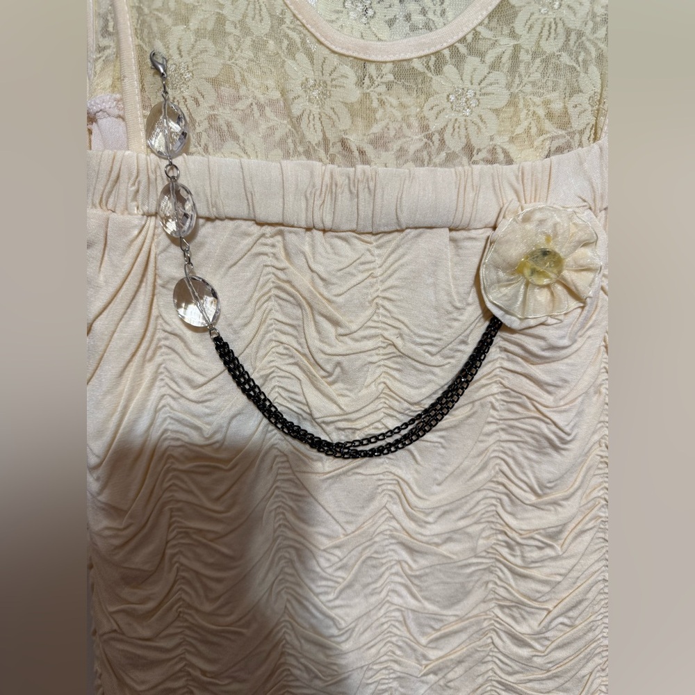 Cream Lace and Ruched Dress - Picture 3 of 4